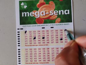 Mega-Sena Acumulada: Descubra Quanto Rendem R$ 120 Milhões em Diferentes Investimentos