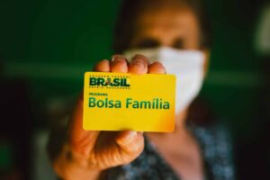 Você vai ser BLOQUEADO do Bolsa Família se tiver com CPF irregular