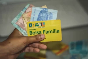 Antecipação do Bolsa Família 2024: quem tem direito?